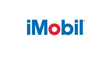 К названию нефтяной компании Mobil добавили букву «i». Без ста грамм и знания языка тут не разобраться, но суть в игре слов с названием бренда и слова «immobile», что в перевода с английского означает «неподвижный».