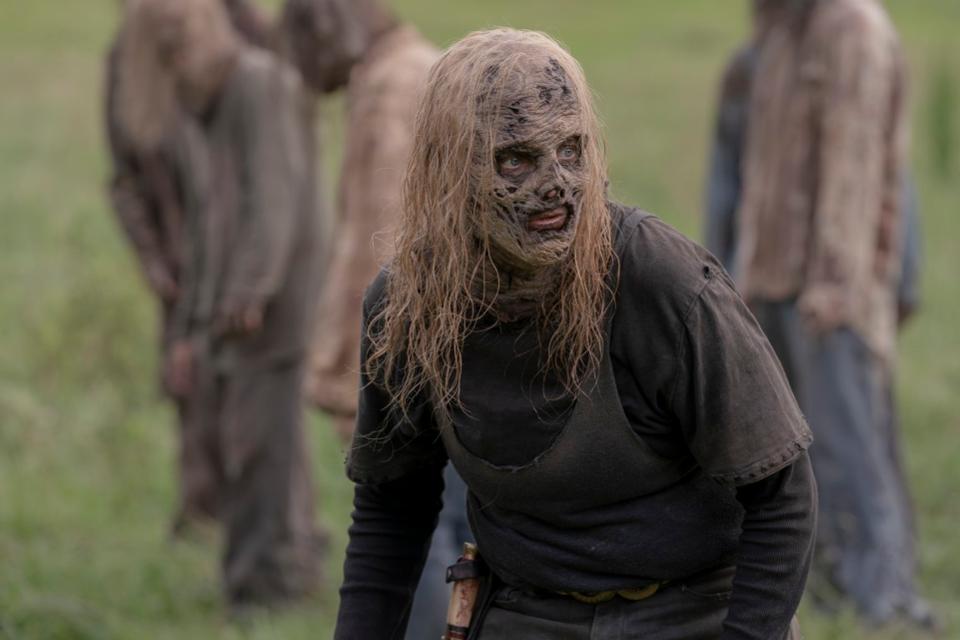 В ночь с 13 на 14 октября вышла 2 серия 10 сезона «Ходячих мертвецов» (The Walking Dead). Там наконец-то произошли важные для сериала события — причем отличные от комиксов. Увы, не в основной сюжетной арке, а во флэшбэках.