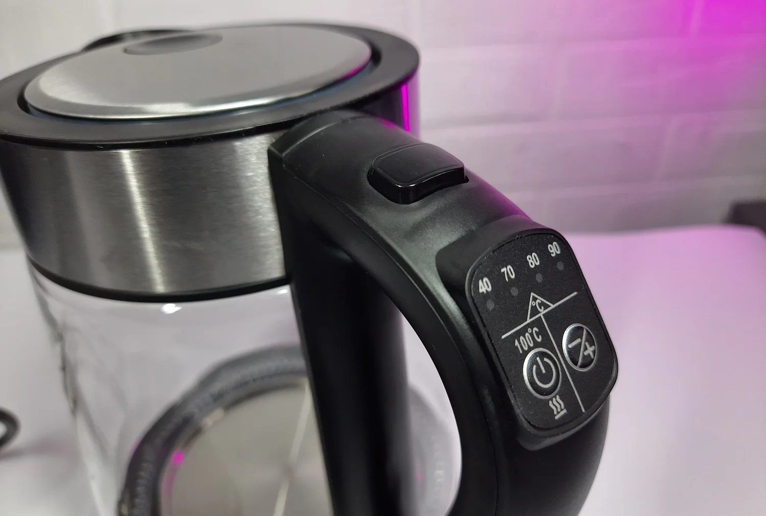 Настольная лампа, смарт-чайник и «умные» лампочки: обзор устройств для дома Hiper IoT - фото 4