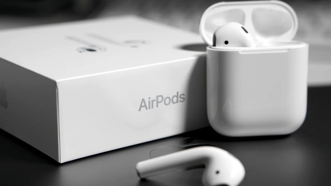 Bloomberg: Apple готовит премиальные AirPods с функцией активного шумоподавления - фото 1