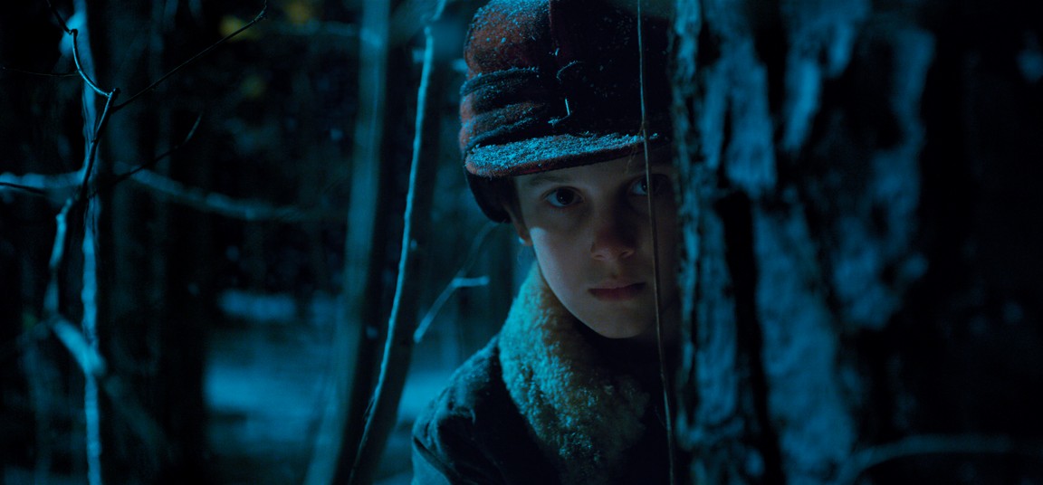 В течение декабря мы рассказывали вам о главных фильмах и играх, основных трендах 2017 года и его самых заметных провалах и открытиях. Но теперь пришло время поговорить о лучшем, что было в ушедшем году, о том, из-за чего этот год приятно вспоминать, тех достижениях в мире технологий, игр, кино, сериалов и комиксов, которые выделяют 2017-й на фоне других календарных дат, о тех событиях и явлениях, за счет которых год останется в истории и массовой культуре. Мы решили провести этот разговор в формате классических «десяток», ранжированных от худшего (в рамках этого топа!) примера к лучшему. В этом материале речь пойдет о десятке лучших сериалов по мнению ведущего раздела «Кино и сериалы» Александра Башкирова и редактора раздела «Комиксы» Дениса Варкова (с которым мы совместно освещаем большую часть телевизионных новинок).