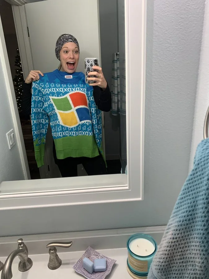 Microsoft выпустила «уродливые» рождественские свитеры в стиле Windows XP - фото 2