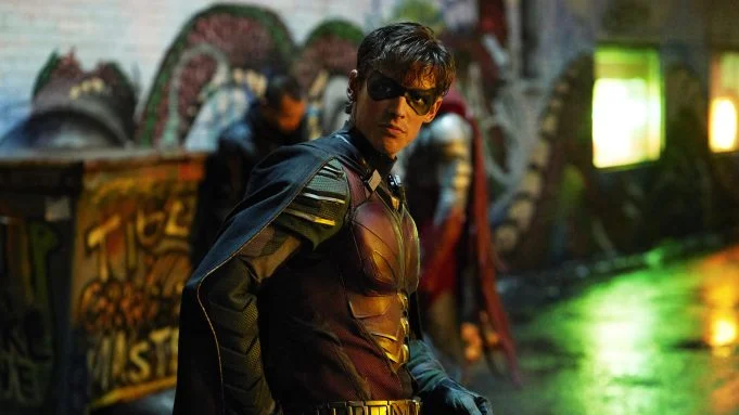 DC Universe выживет! 2 сезон «Титанов» выйдет совсем скоро, «Роковой патруль» переехал на HBO - фото 2