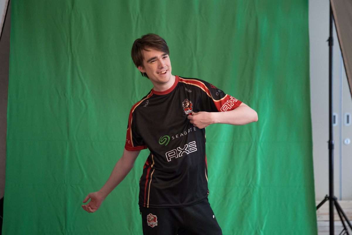 Miposhka: «Кроме Dota 2 я больше ничем особо не увлекаюсь. Только Дотой и живу» - изображение 3 Miposhka: «Кроме Dota 2 я больше ничем особо не увлекаюсь. Только Дотой и живу» - фото 3