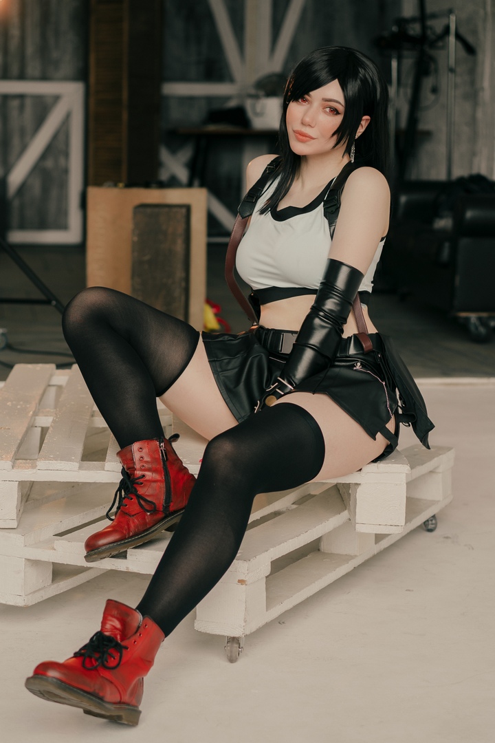 Россиянка косплеит Тифу Локхарт из Final Fantasy VII - фото 4