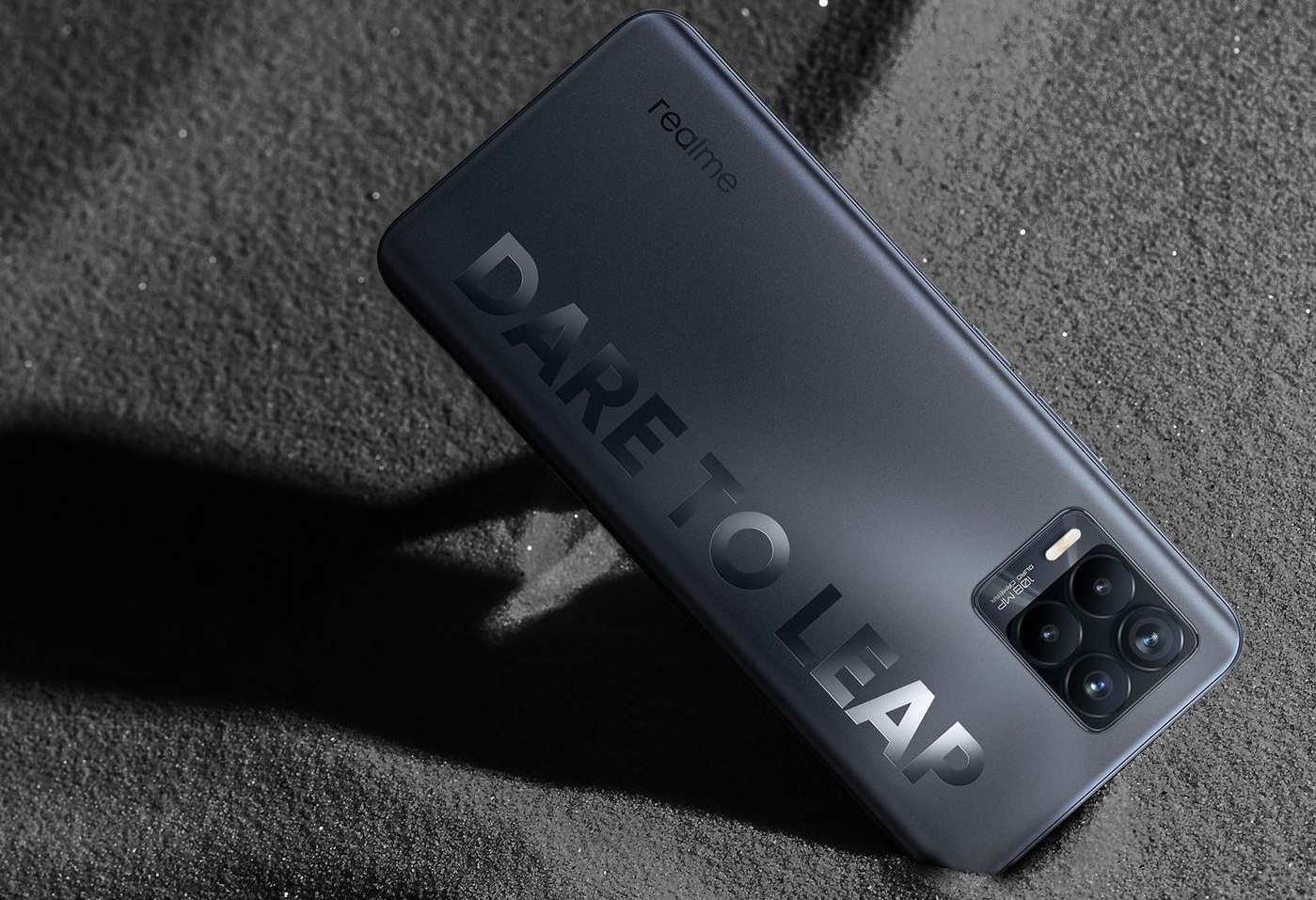 В России представлены бюджетные флагманы Realme 8 и 8 Pro - фото 1