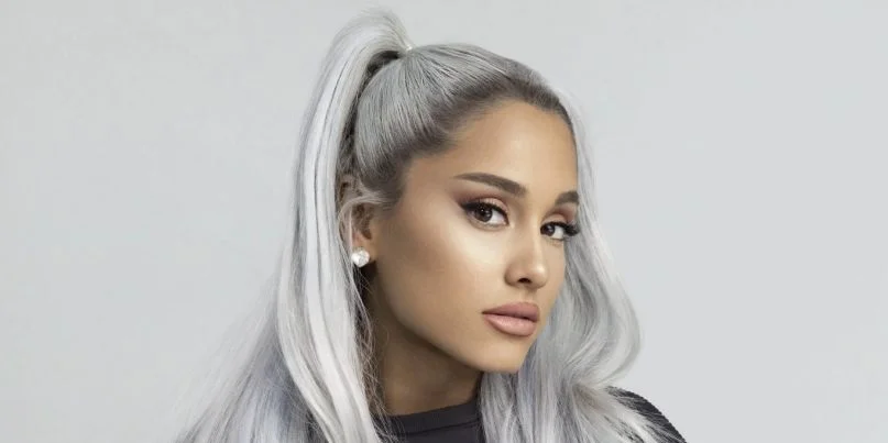 Три песни Ariana Grande заняли первые места чарта Hot 100. В последний раз так хайпили The Beatles - фото 1